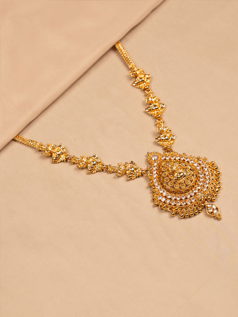 Radiant Gold Necklace with Embellished Drop Pendant