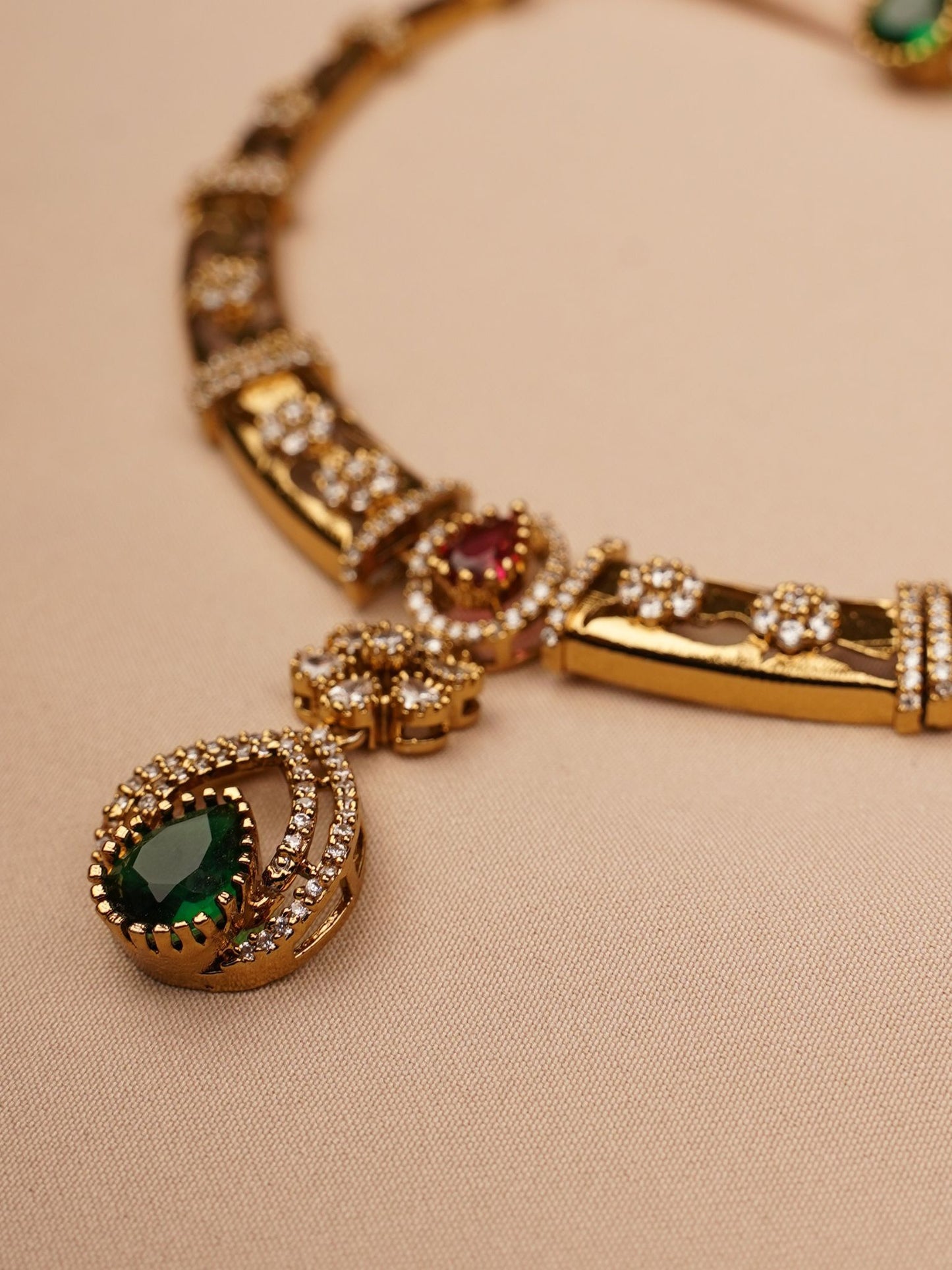 Regal Ruby–Emerald Floral Engraved Necklace & Earrings Set