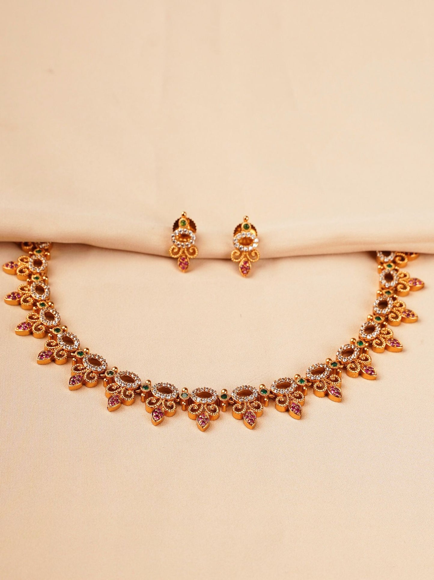 Anya Necklace Set