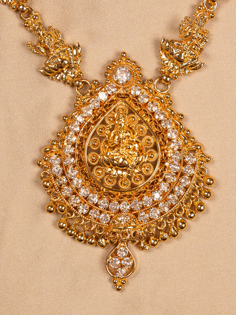 Radiant Gold Necklace with Embellished Drop Pendant