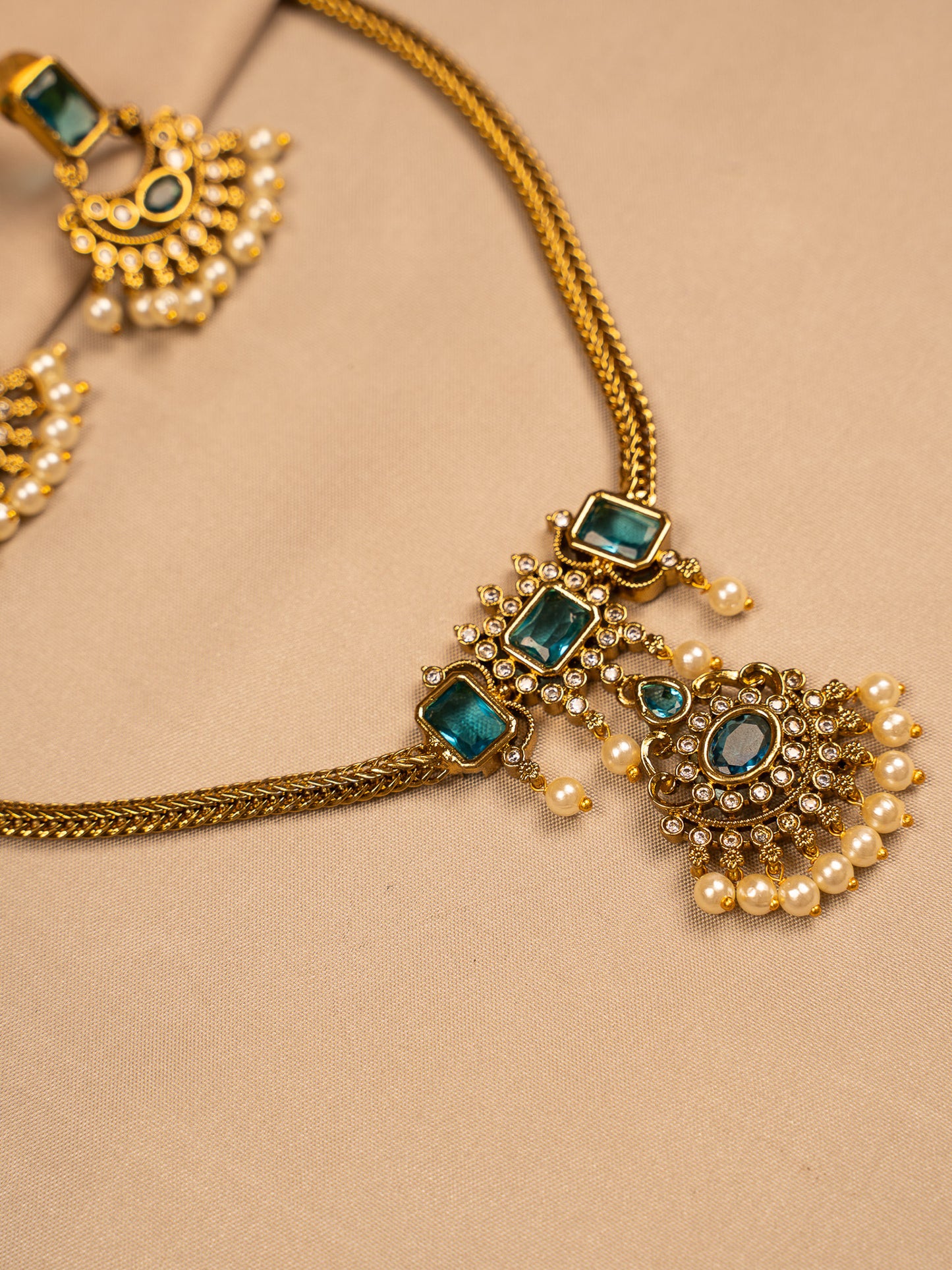 Traditional Green Temple Design Necklace KC574