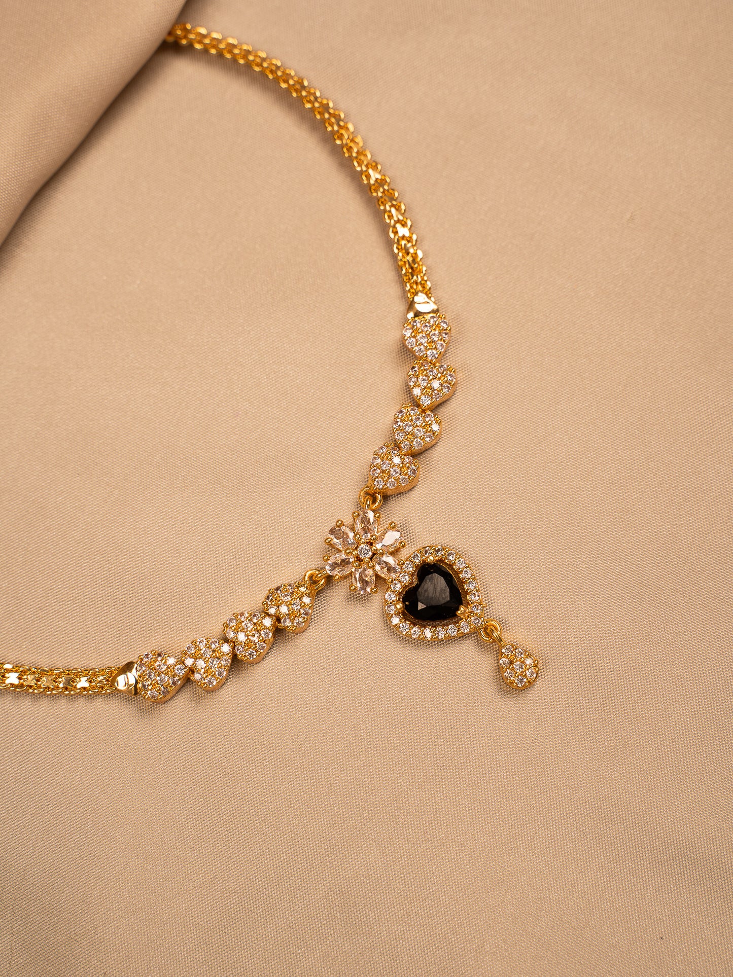 Elegant Black Stone Heart Pendant Necklace