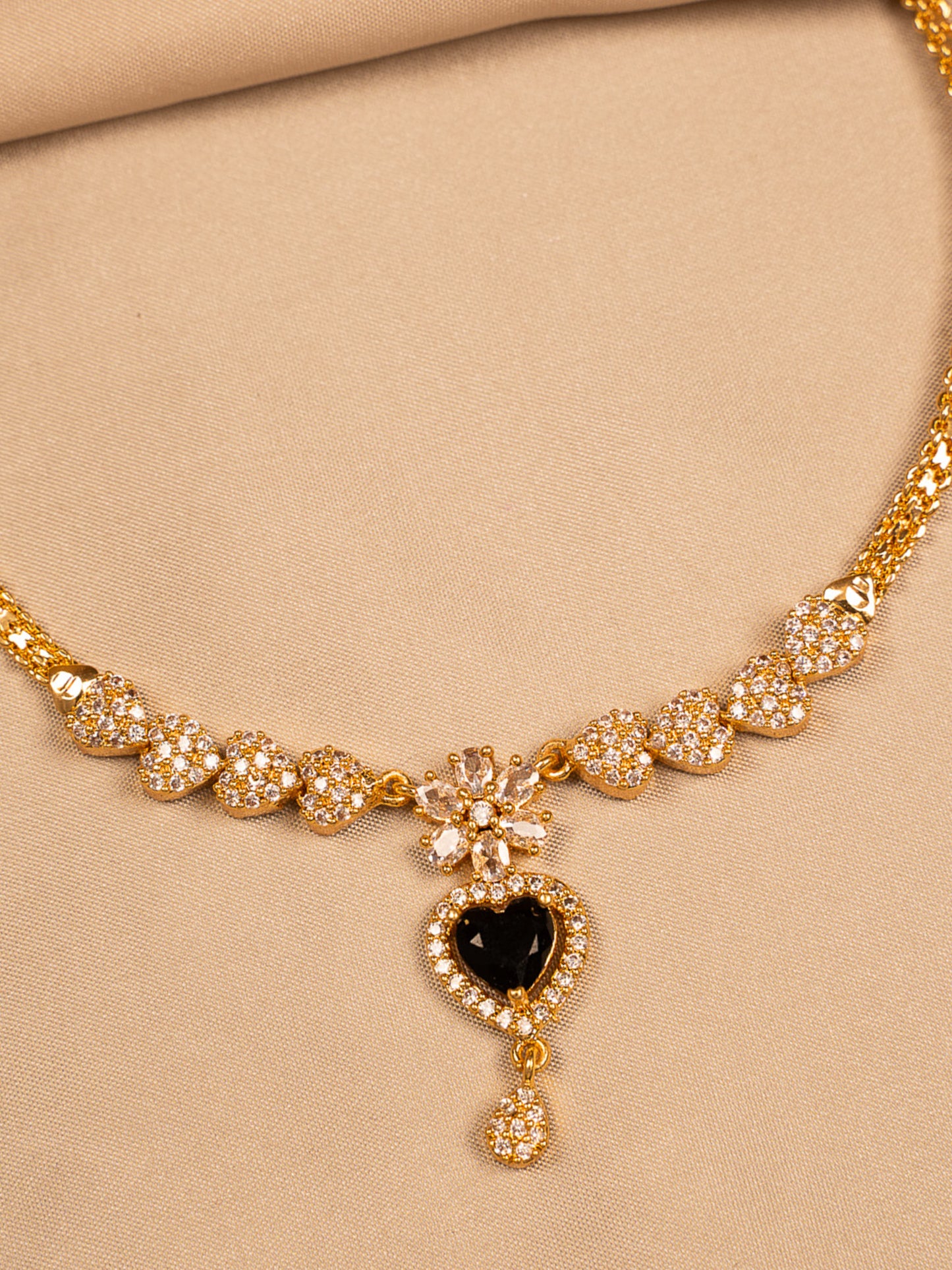 Elegant Black Stone Heart Pendant Necklace