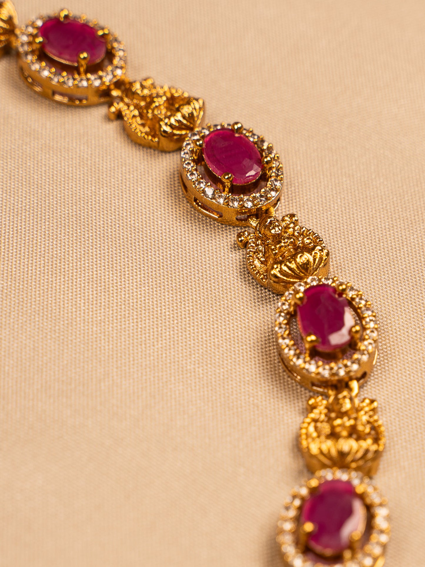 Regal Ruby Oval Necklace Set with Textured Gold Links