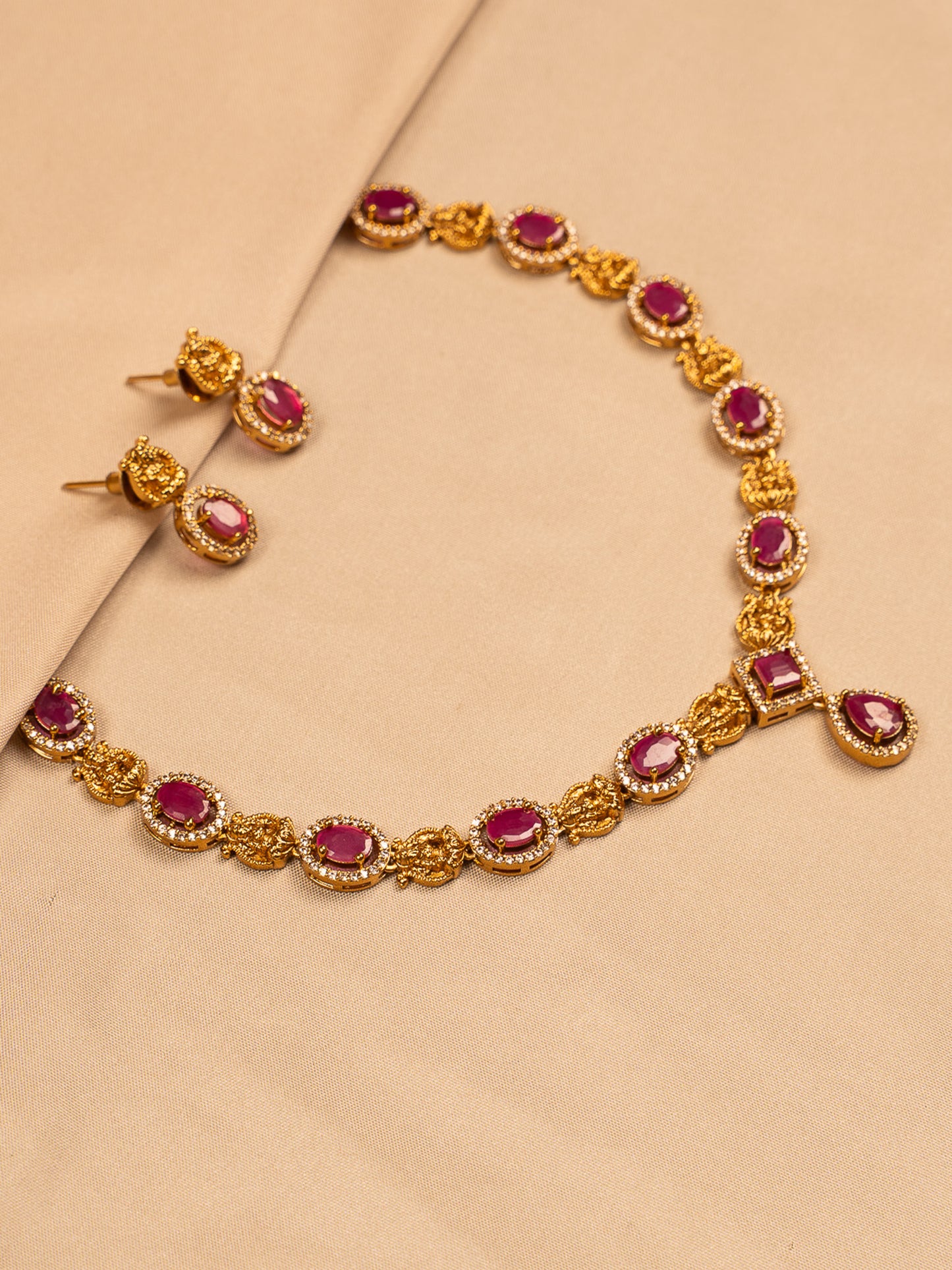 Regal Ruby Oval Necklace Set with Textured Gold Links