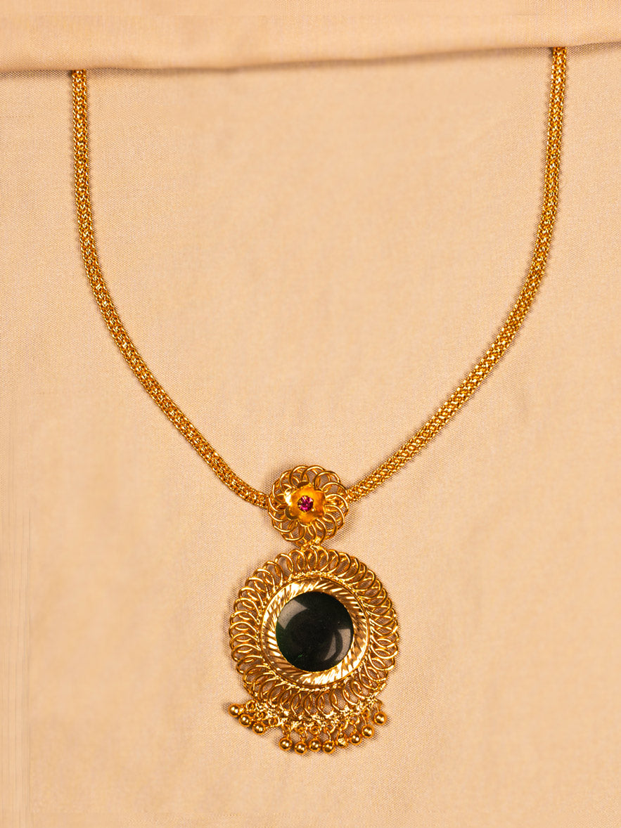 Elegant Spiral Palakka Necklace with Green Enamel Pendant