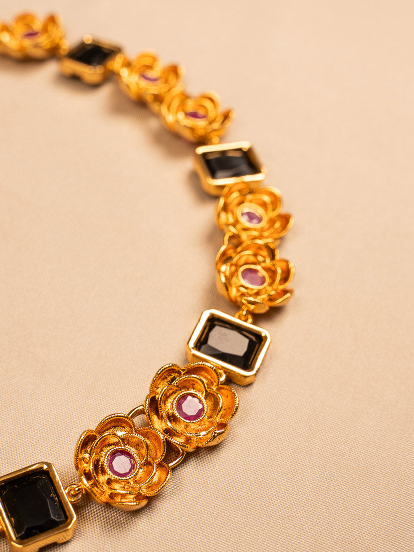 Elegant Black Stone and Floral Gold-Plated Necklace Set with Earrings
