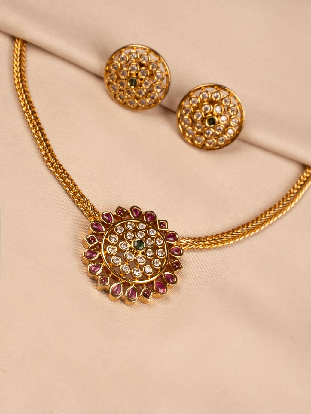 Necklace With Round Pendant Temple jewellery design KC310