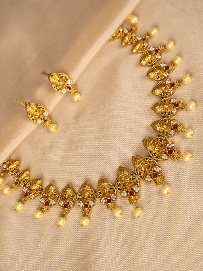 White Beads Temple Jewellery Necklace Set – Traditional & Divine KC586