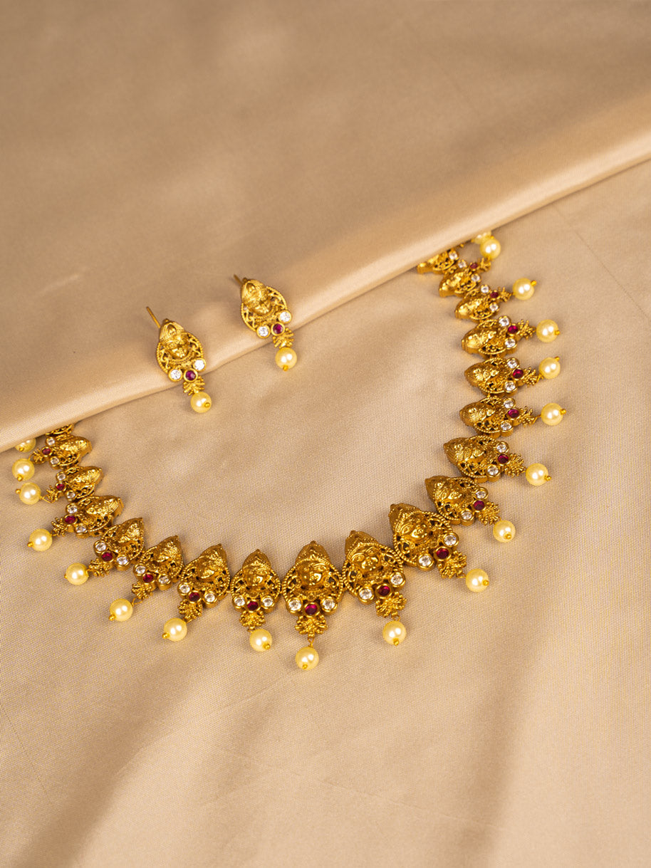 White Beads Temple Jewellery Necklace Set – Traditional & Divine KC586