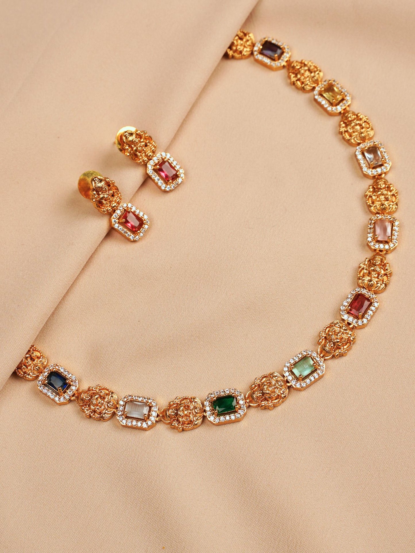 Multicolor Stone Necklace Set