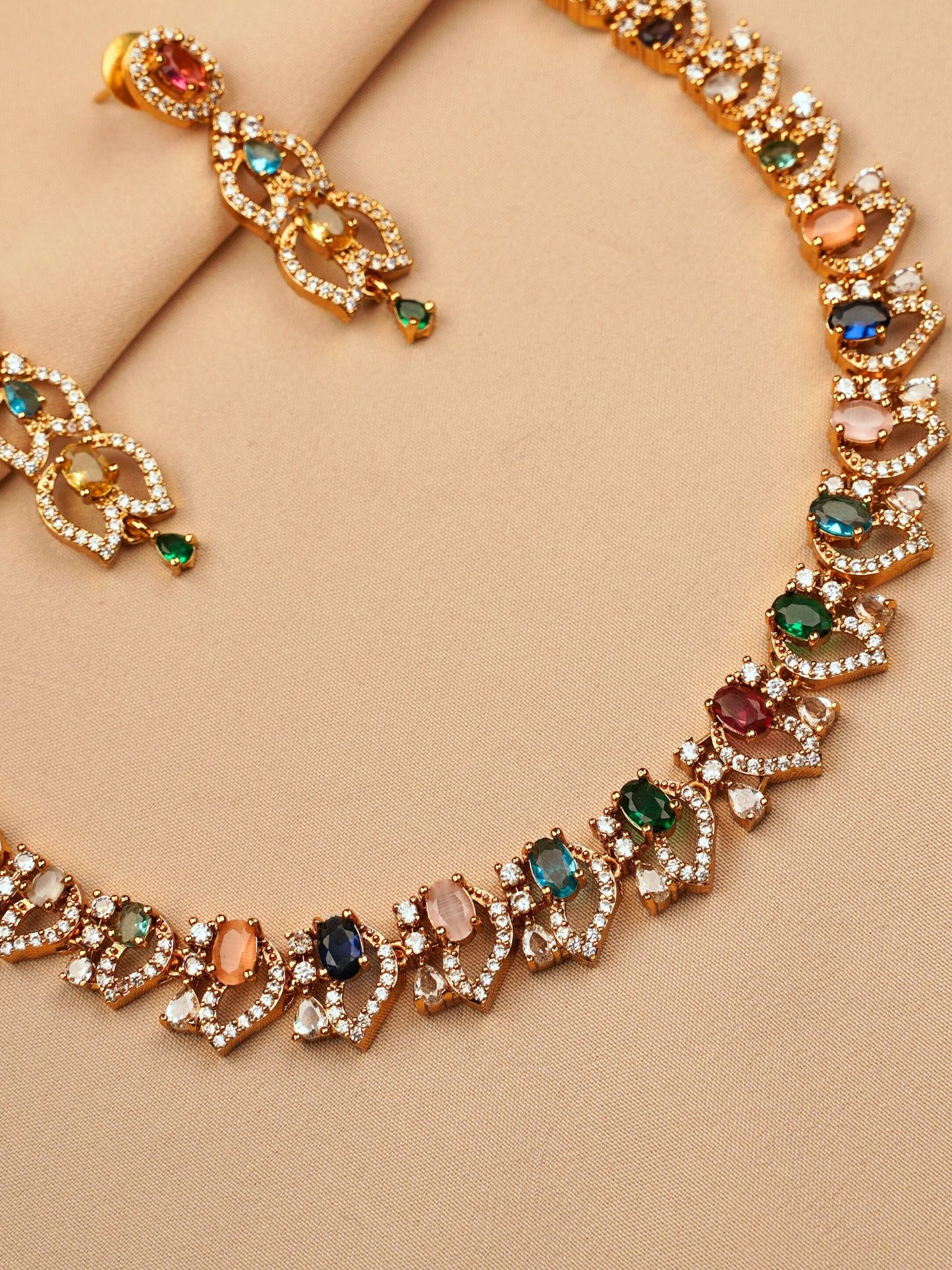 Royal Navaratna Grace Necklace Set