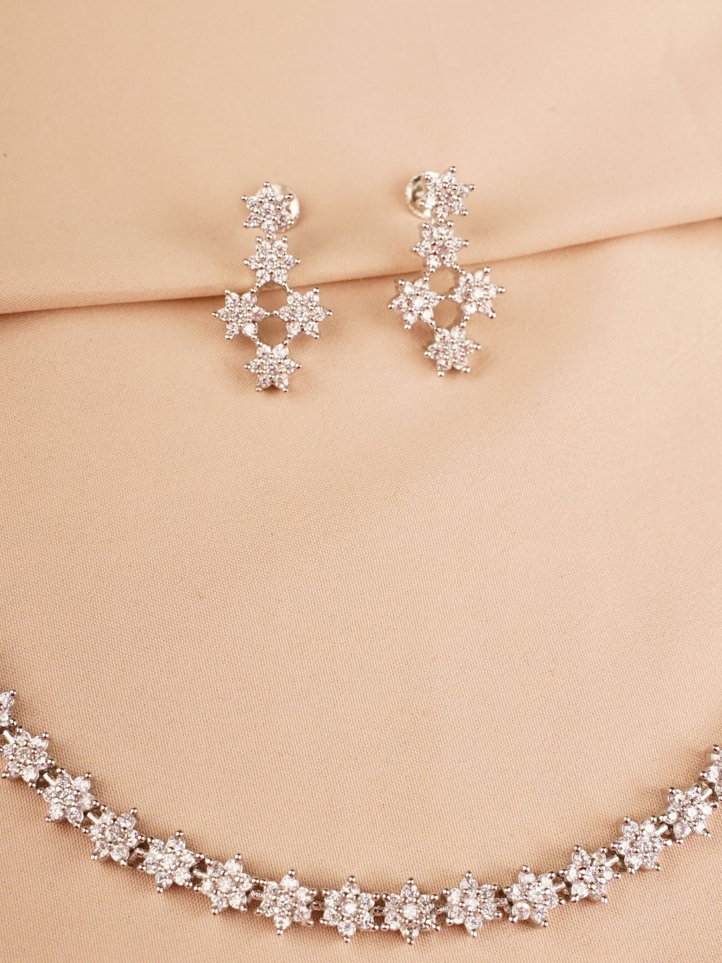 Snow Bloom Crystal Necklace Set