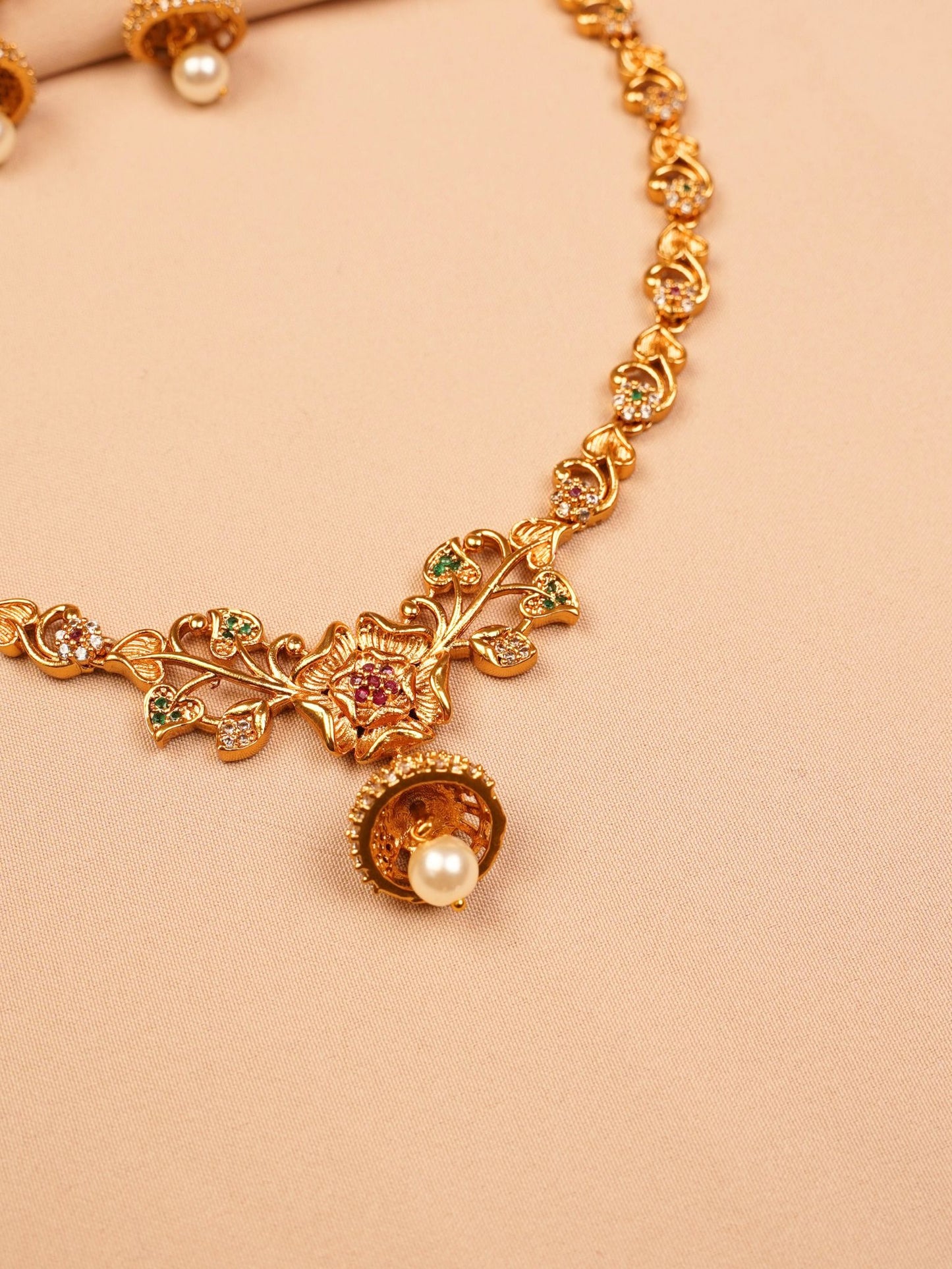 Floral Belle Pearl Necklace Set