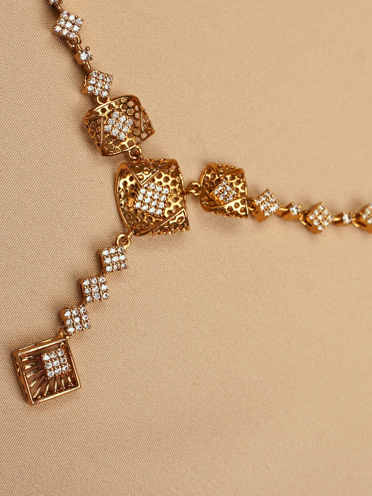 Geometric Glam Gold Necklace Set