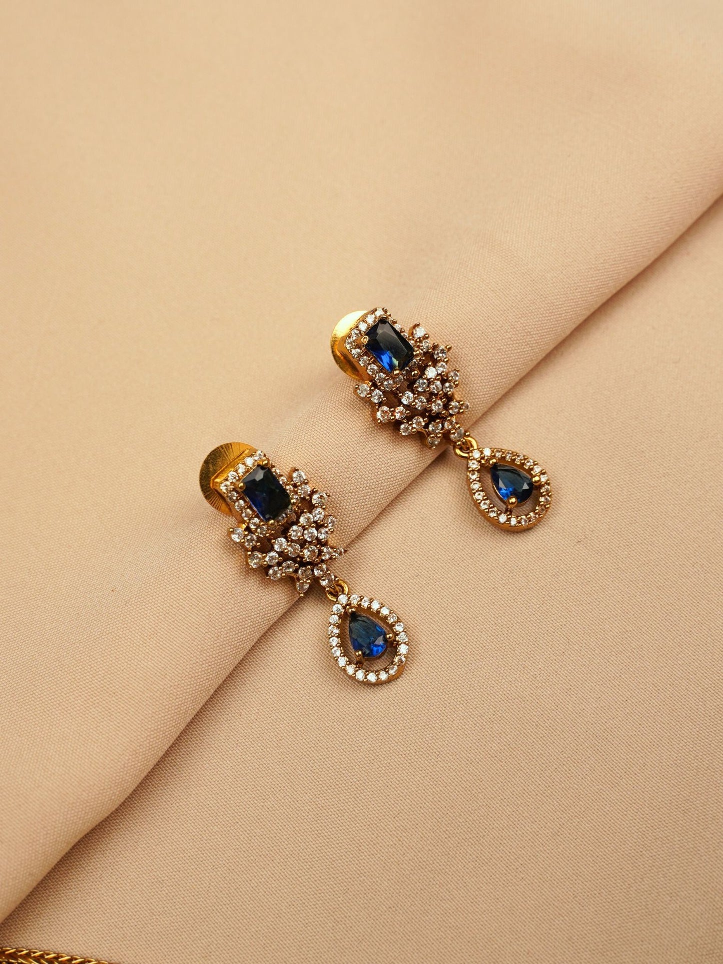 Sapphire Stardust Necklace Set
