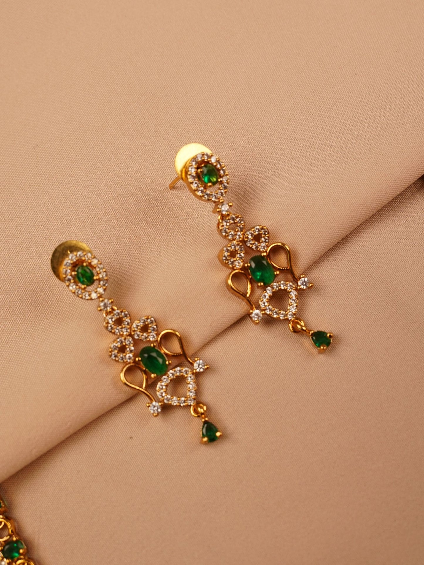 Emerald Heartlink Necklace Set