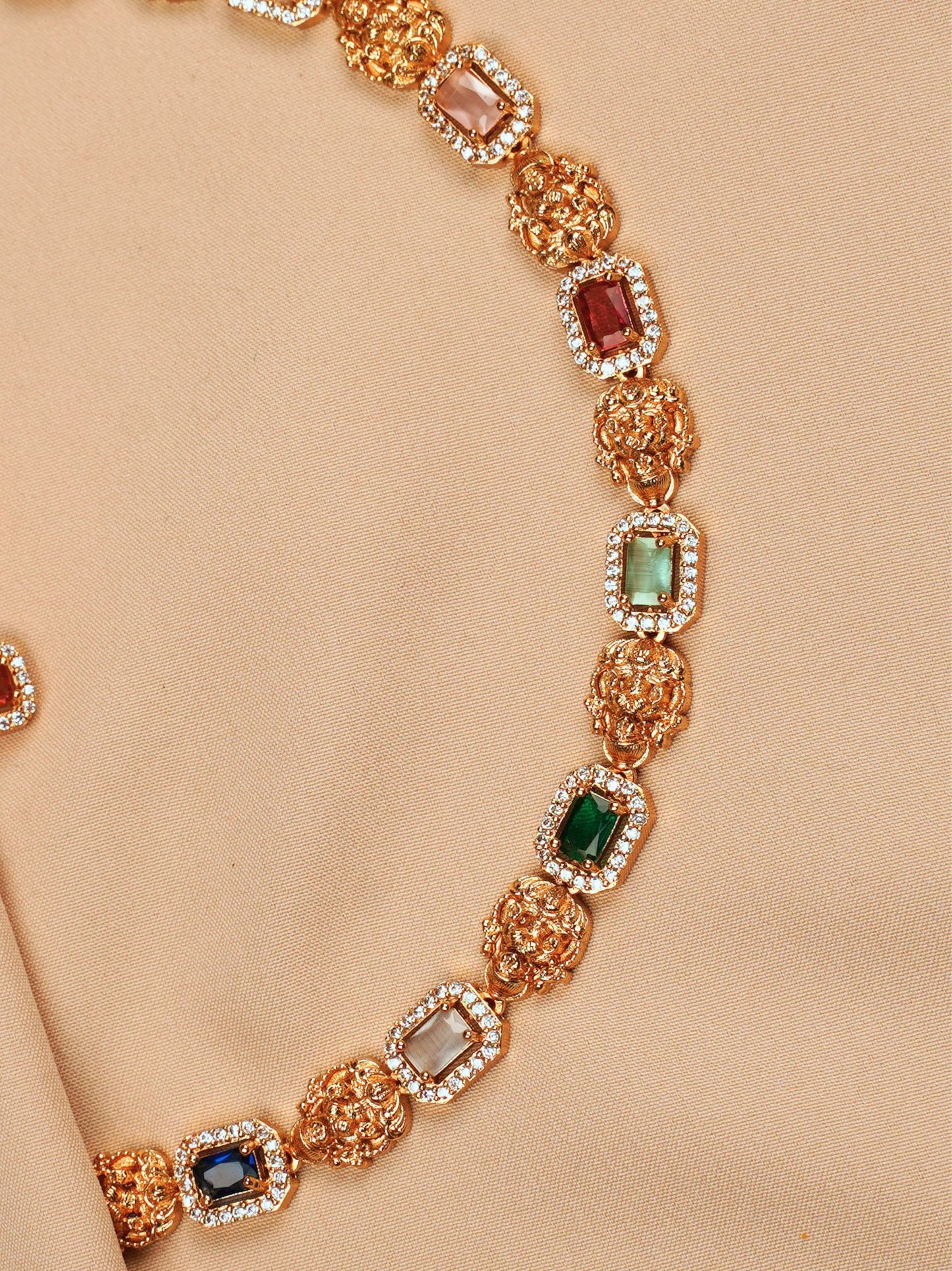 Multicolor Stone Necklace Set