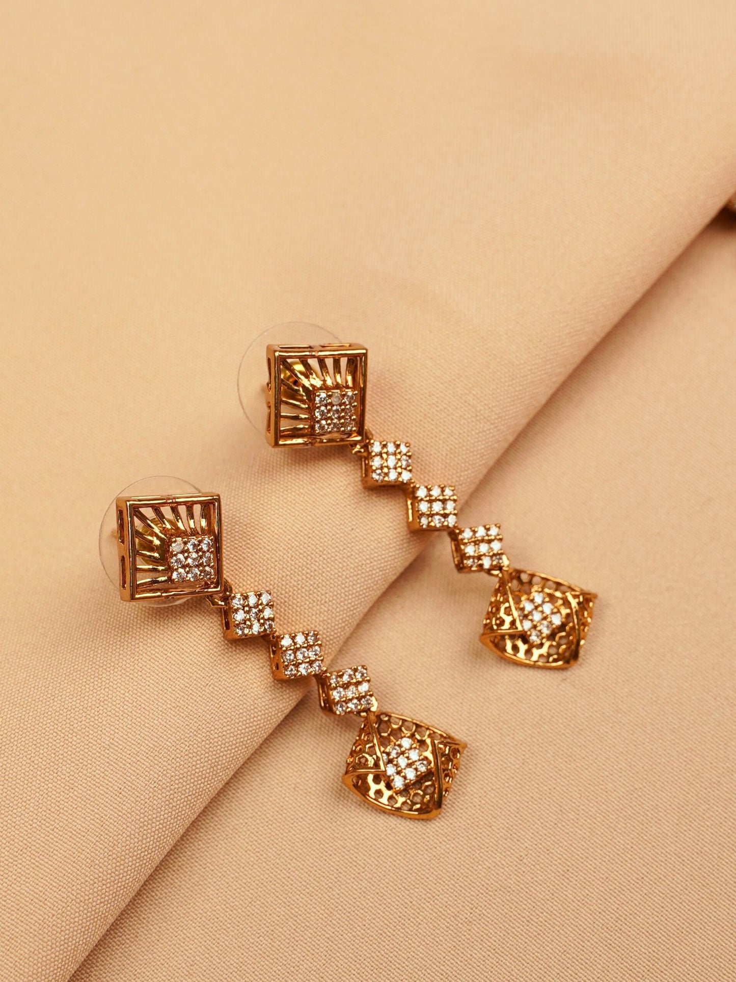 Geometric Glam Gold Necklace Set