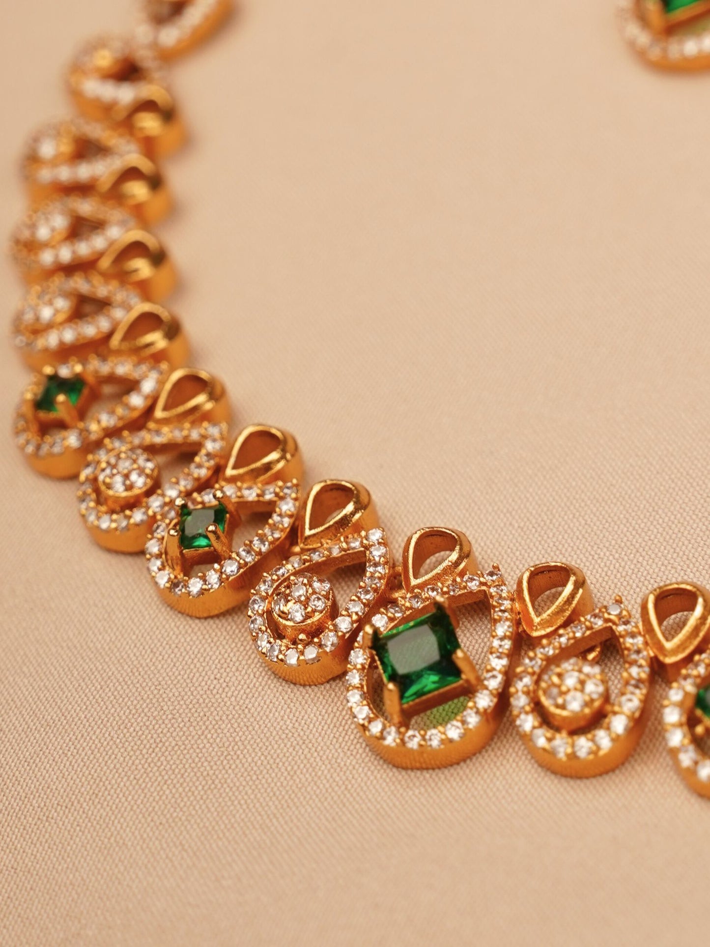 Emerald Mirage Teardrop Necklace & Earrings Set