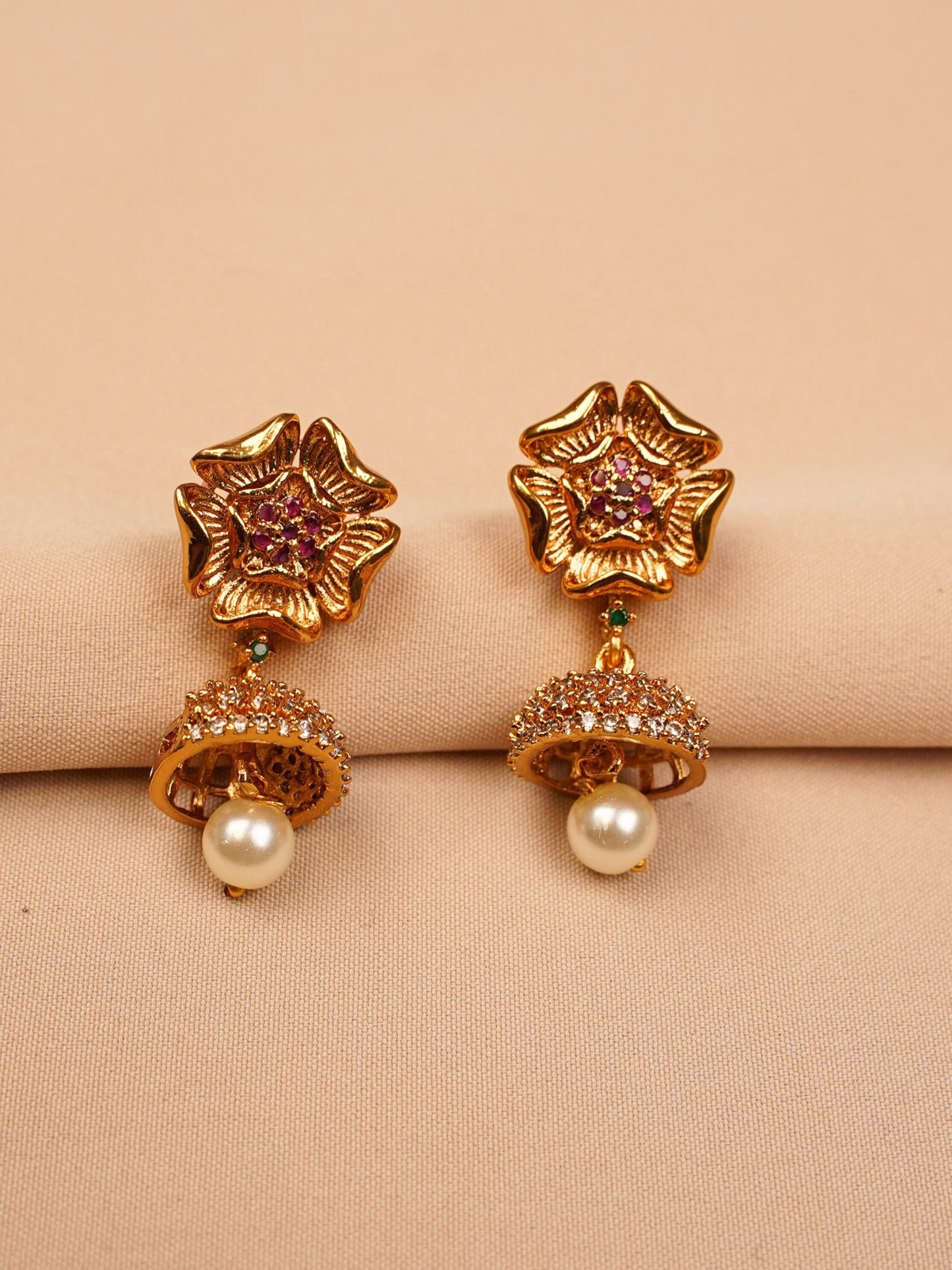 Floral Belle Pearl Necklace Set