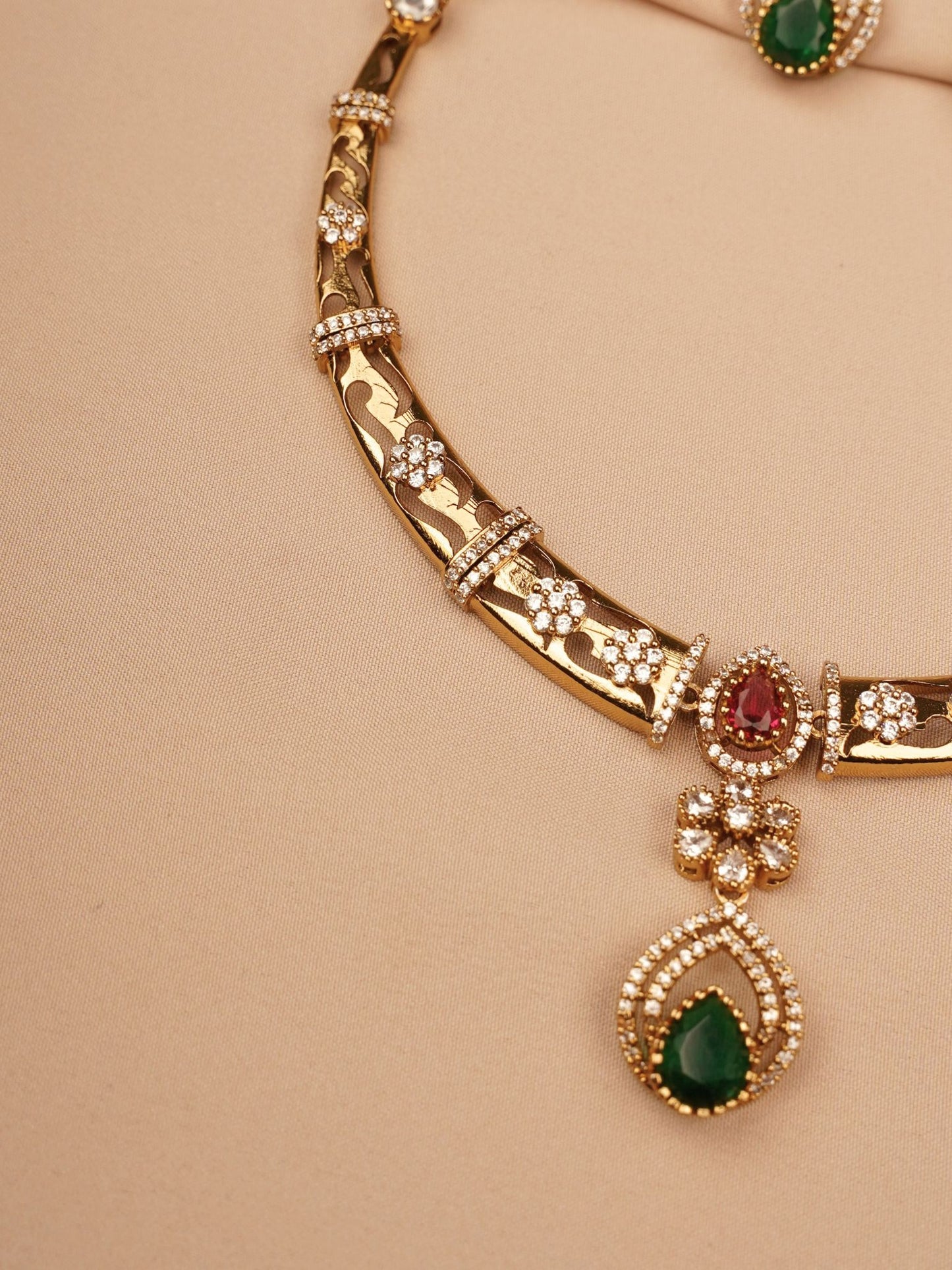 Regal Ruby–Emerald Floral Engraved Necklace & Earrings Set