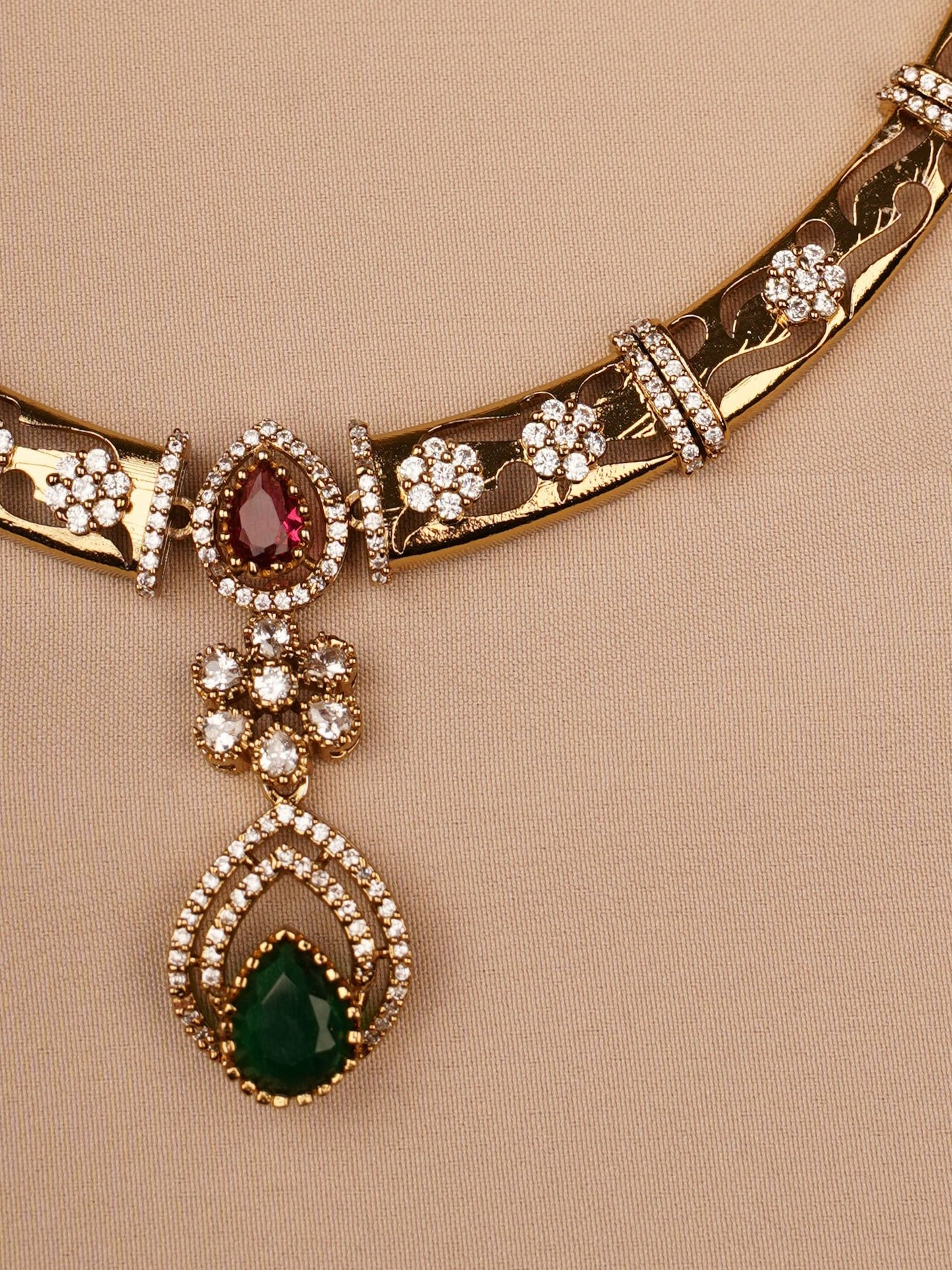 Regal Ruby–Emerald Floral Engraved Necklace & Earrings Set