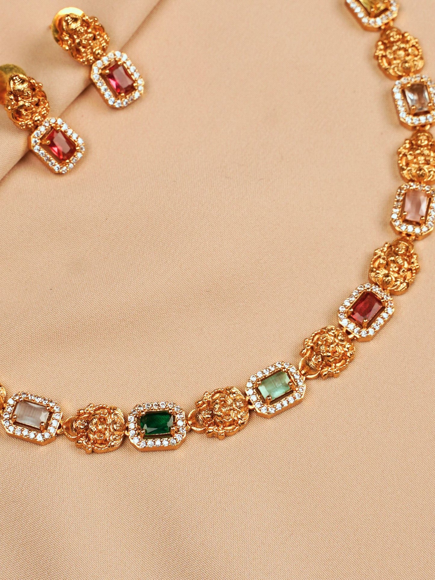 Multicolor Stone Necklace Set