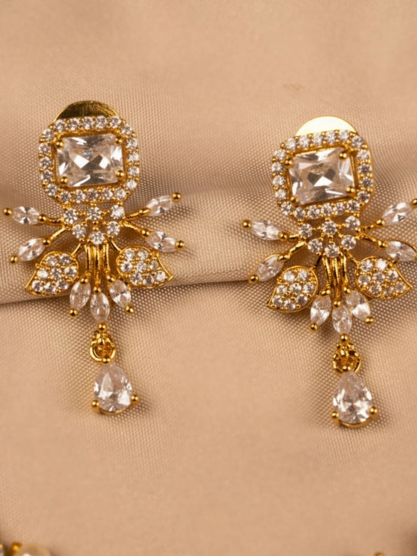 Luxurious White Stone & Gold Necklace Set with Earrings