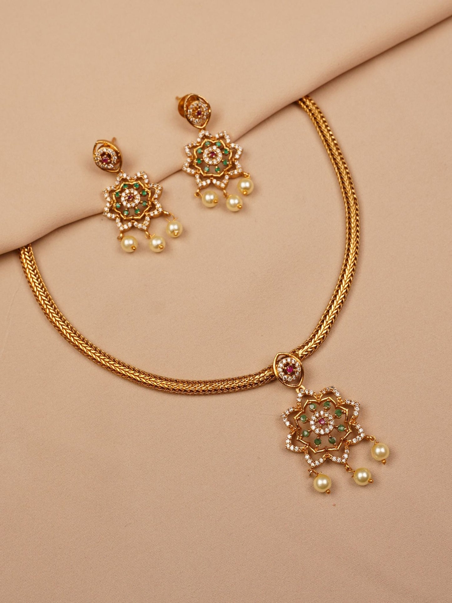 Lotus Radiance Necklace Set