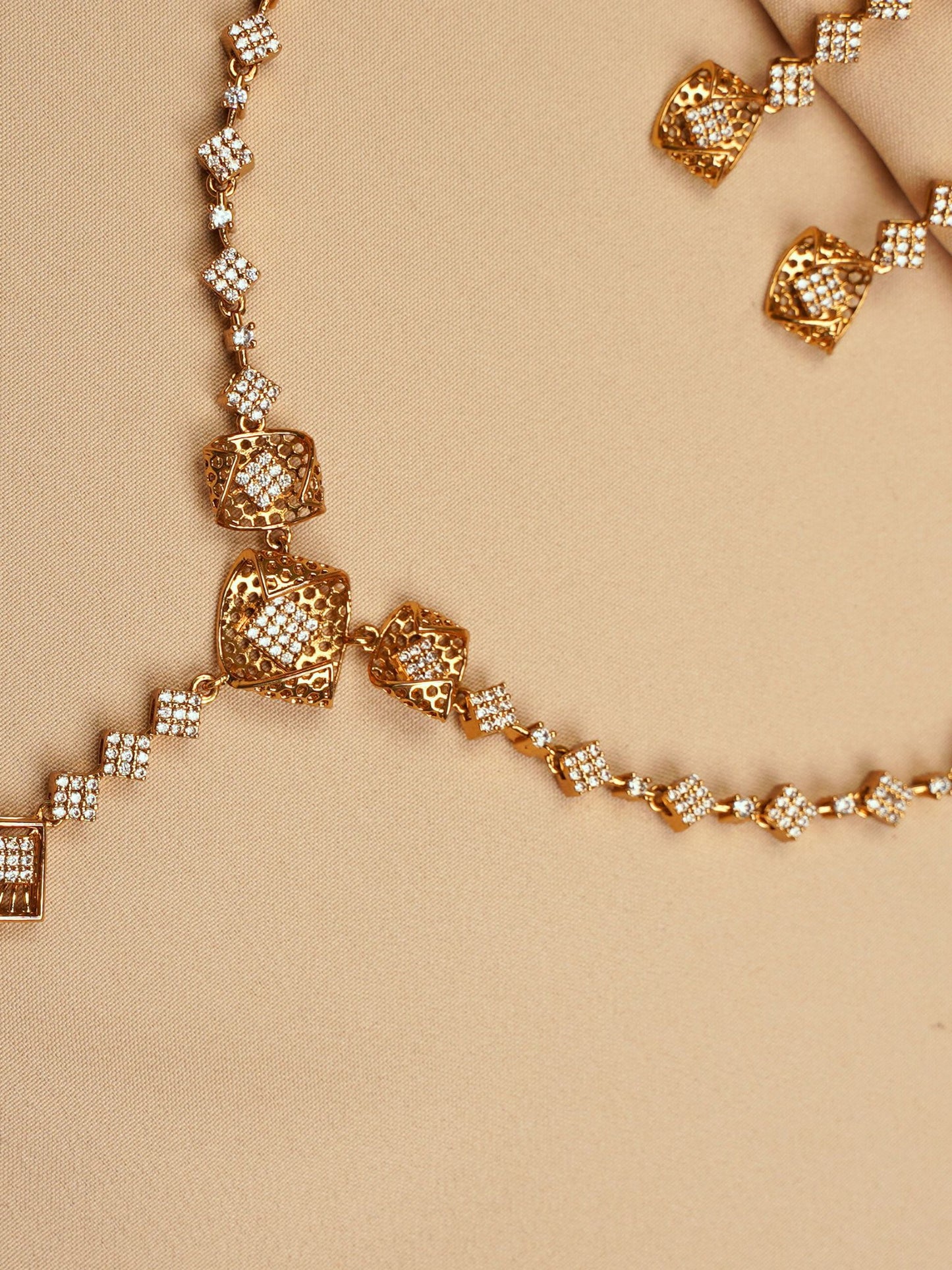Geometric Glam Gold Necklace Set