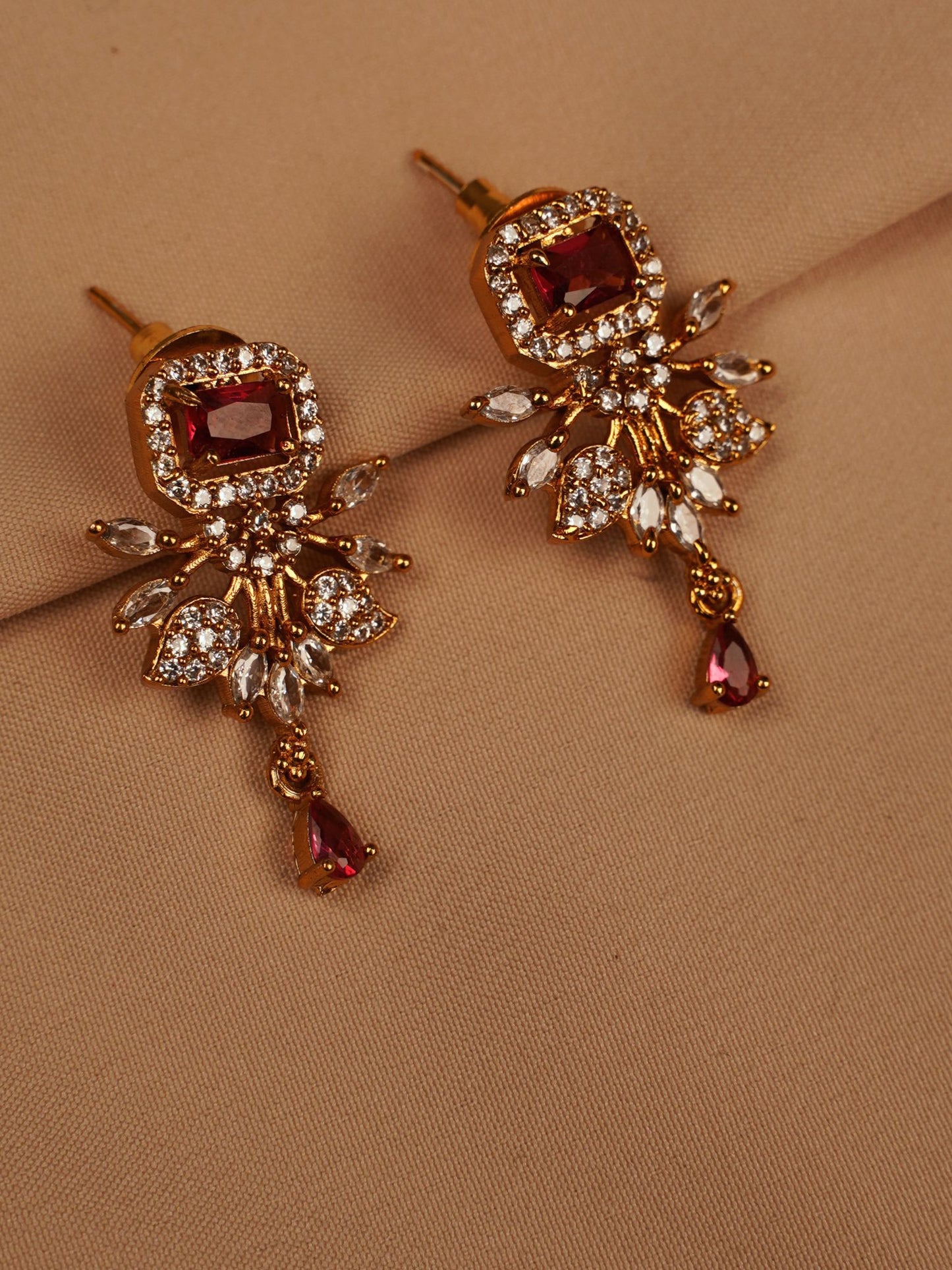 Emerald Green and Red Stone Necklace Set