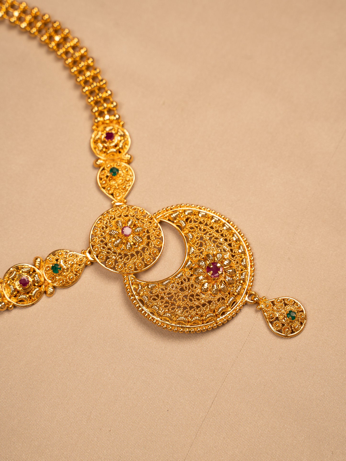 Temple-Inspired Antique Gold Necklace with Intricate Filigree Pendant