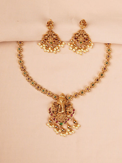 Vighna Necklace Set