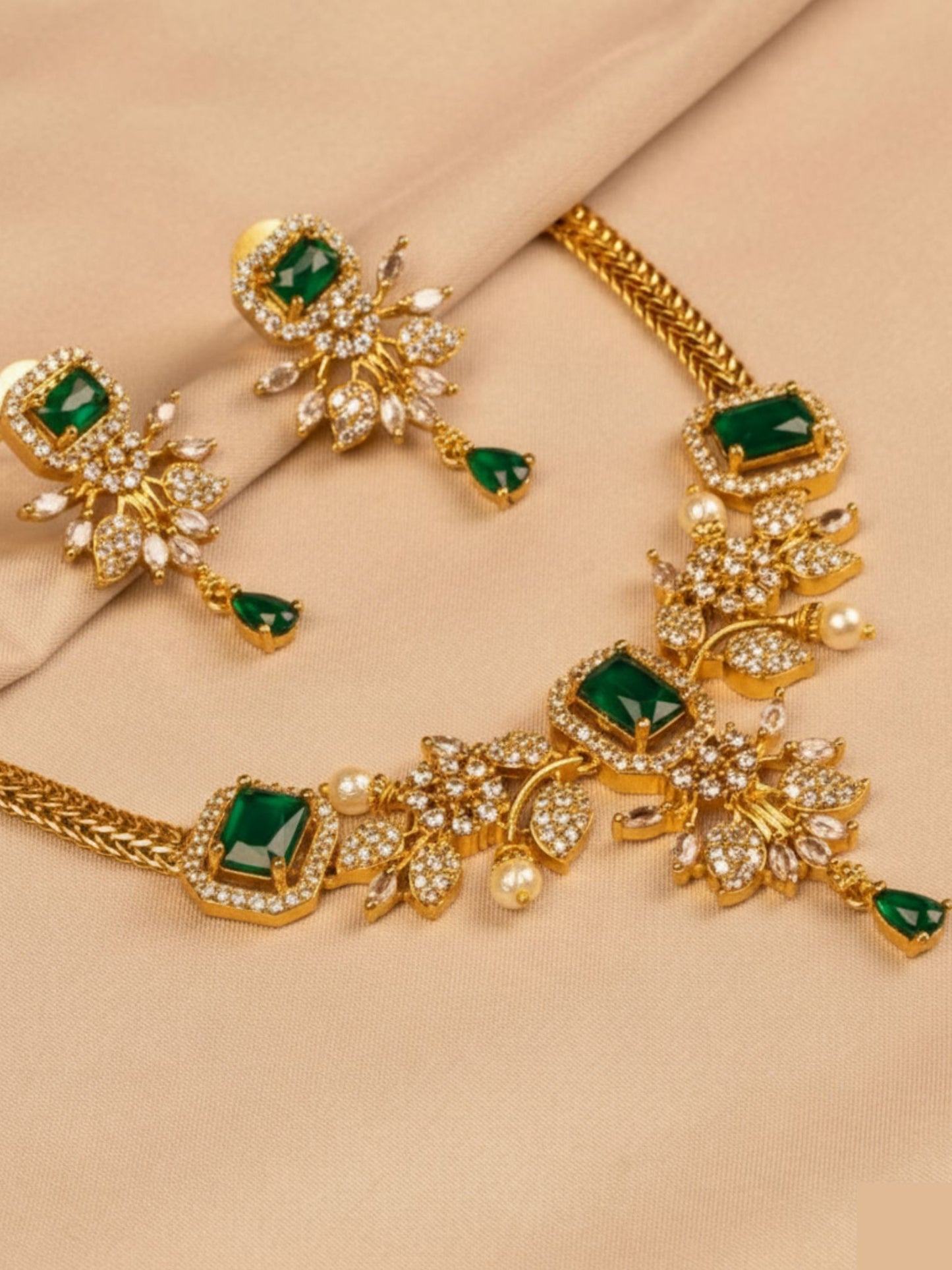 Regal Emerald Green Stone Necklace Set with Earrings