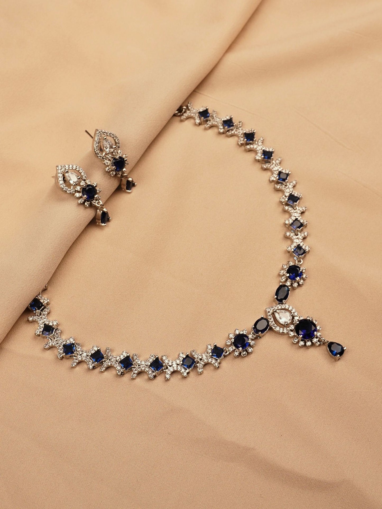 Midnight Aura Necklace Set