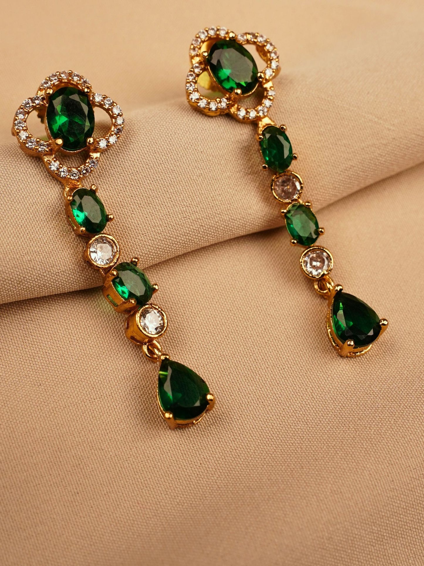 Gold-Plated Emerald Choker Necklace Set with Drop Earrings