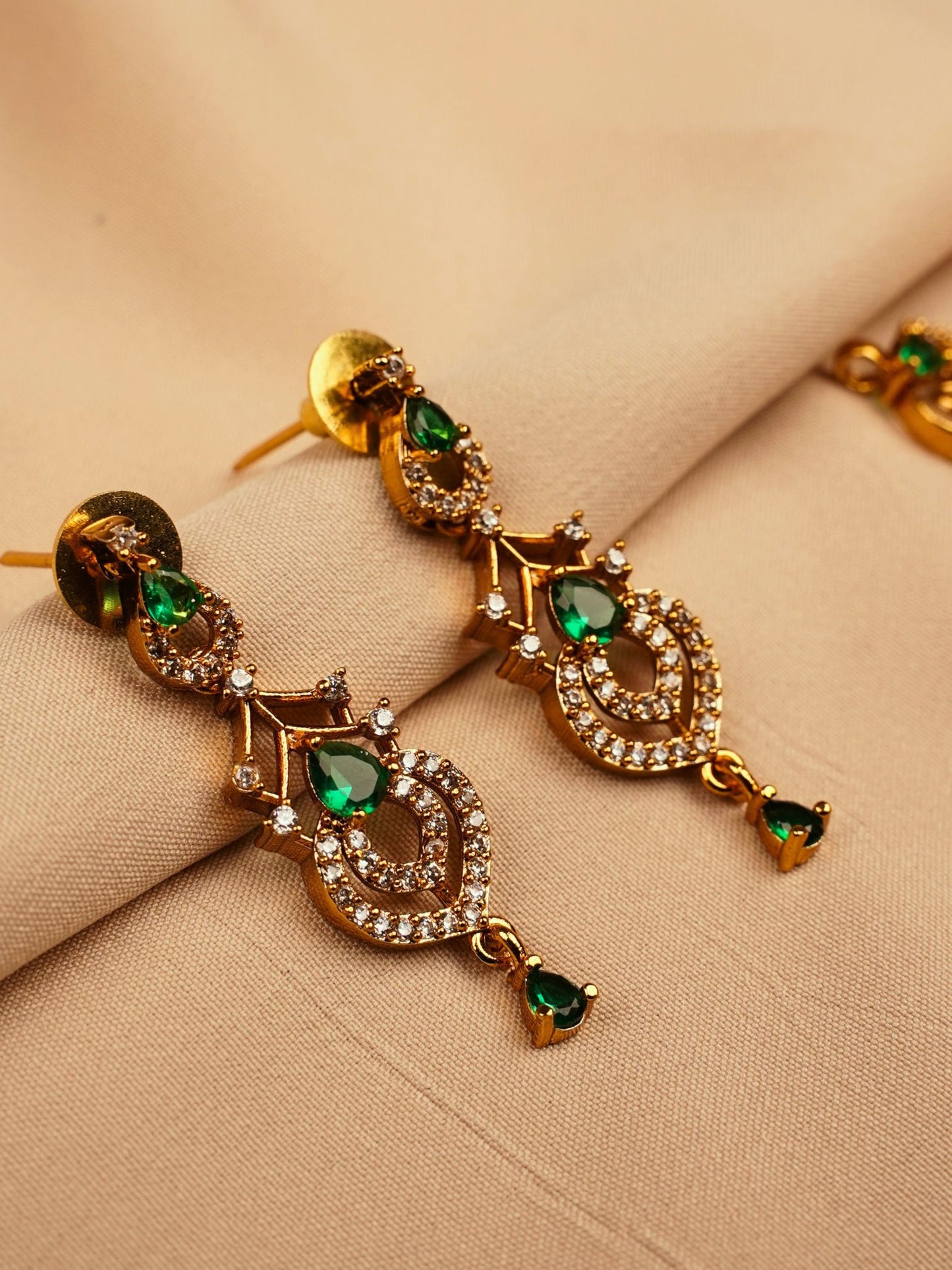 Elegant Gold-Plated Emerald Necklace Set with Earrings