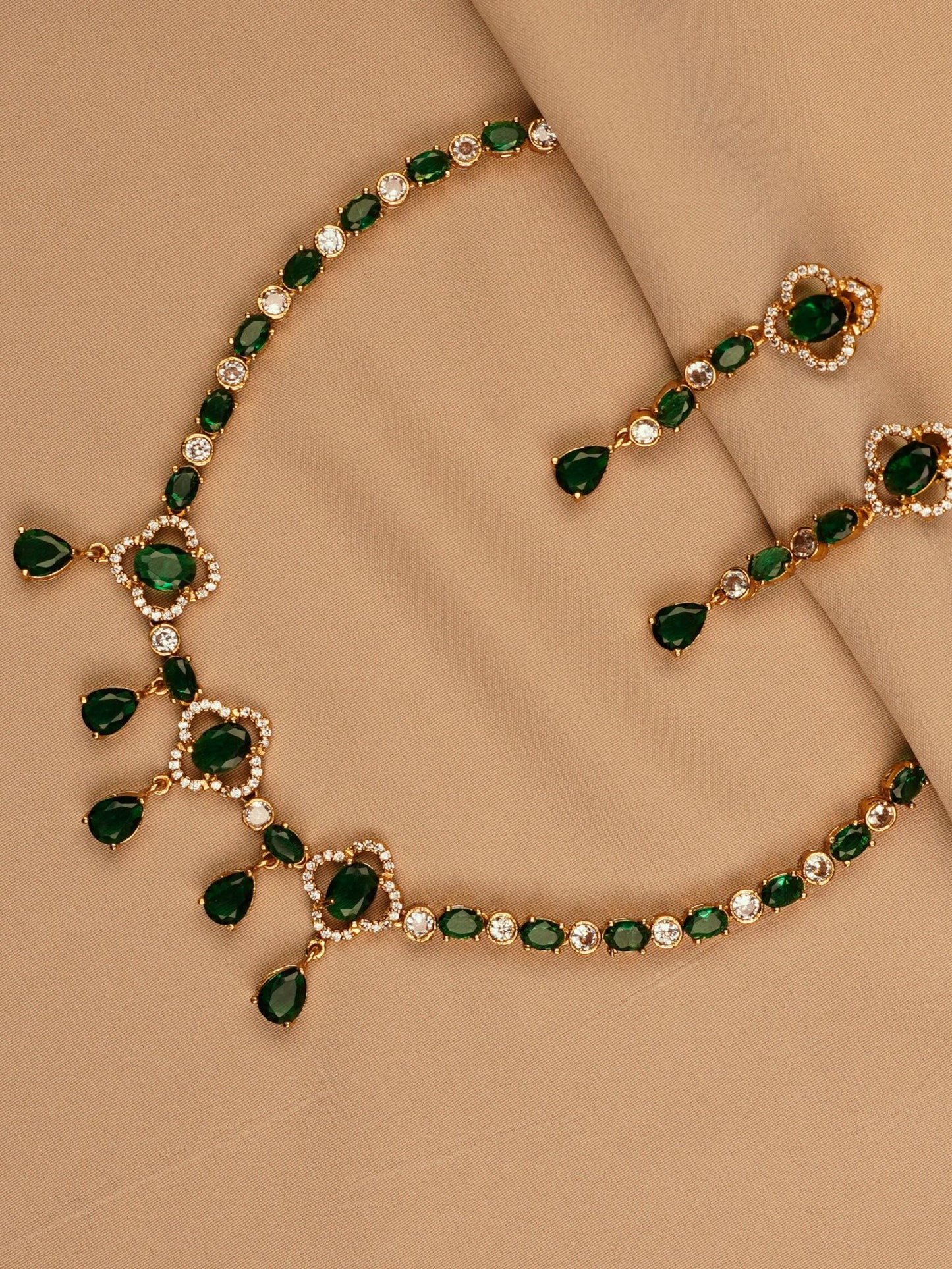 Gold-Plated Emerald Choker Necklace Set with Drop Earrings