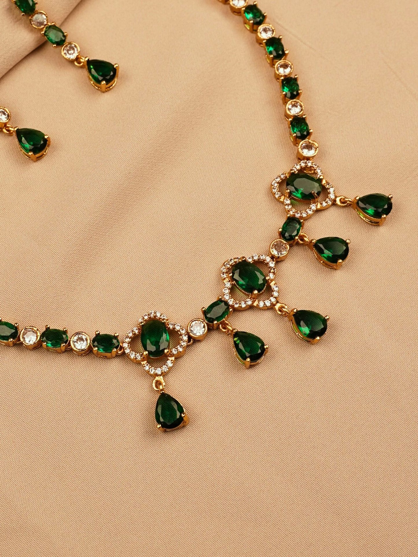 Gold-Plated Emerald Choker Necklace Set with Drop Earrings
