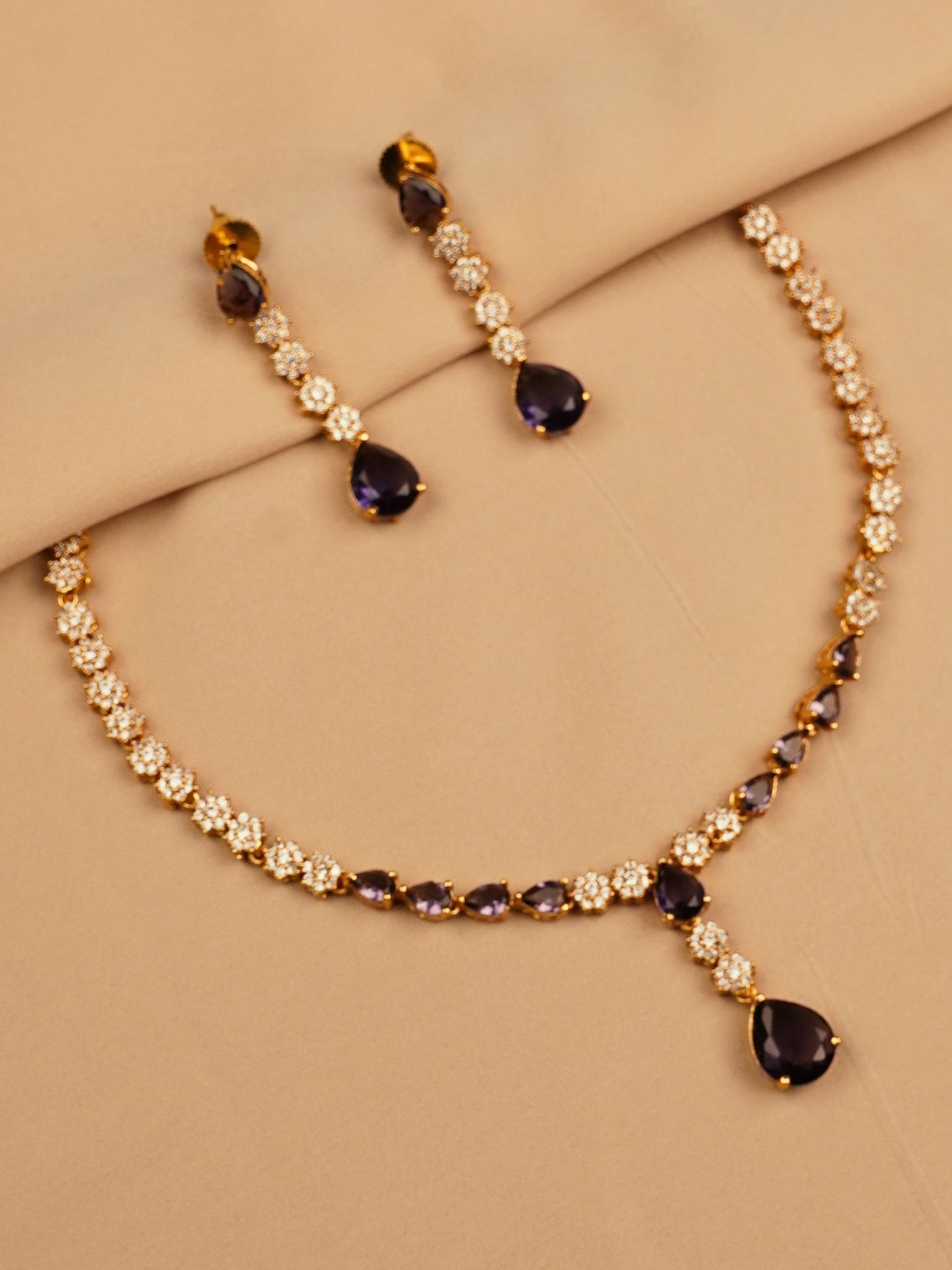 Amara Spark Necklace Set