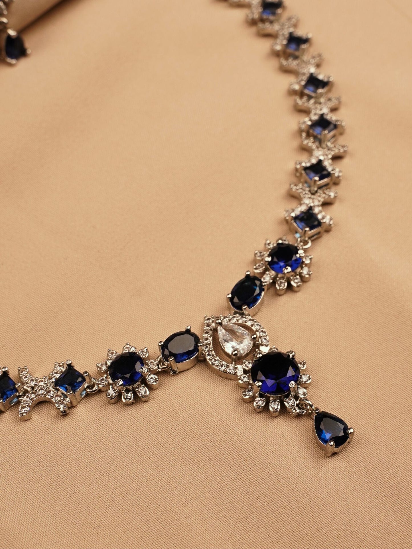 Midnight Aura Necklace Set