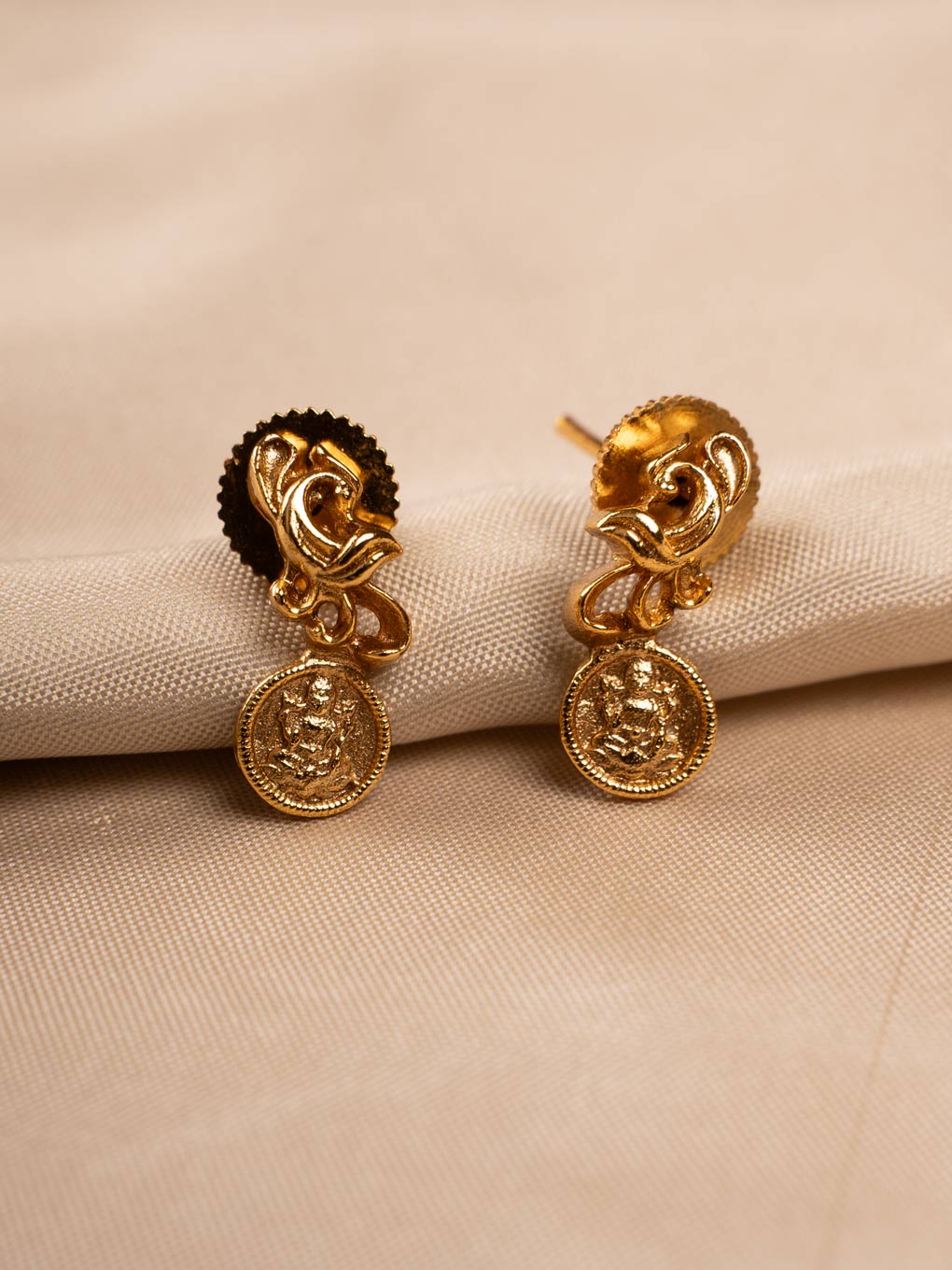 gold necklace
