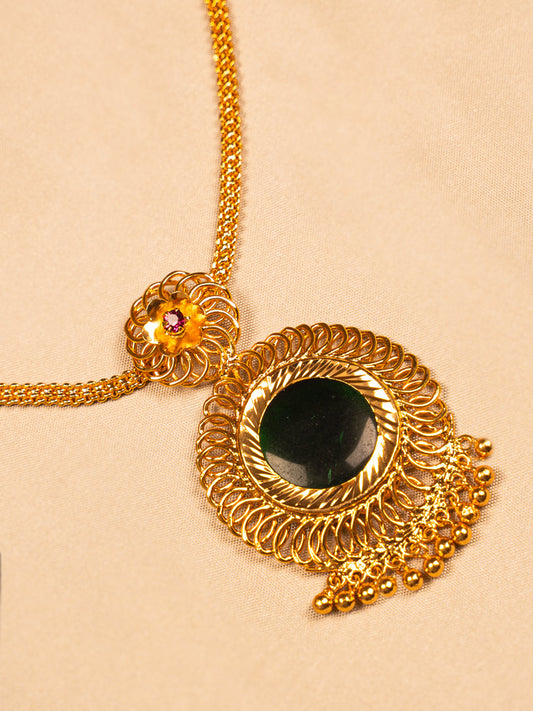 Elegant Spiral Palakka Necklace with Green Enamel Pendant