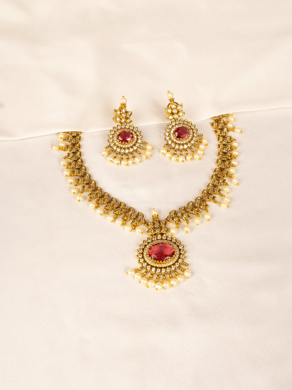 Elegant Ruby and White Bead Necklace – Classic & Timeless KC577