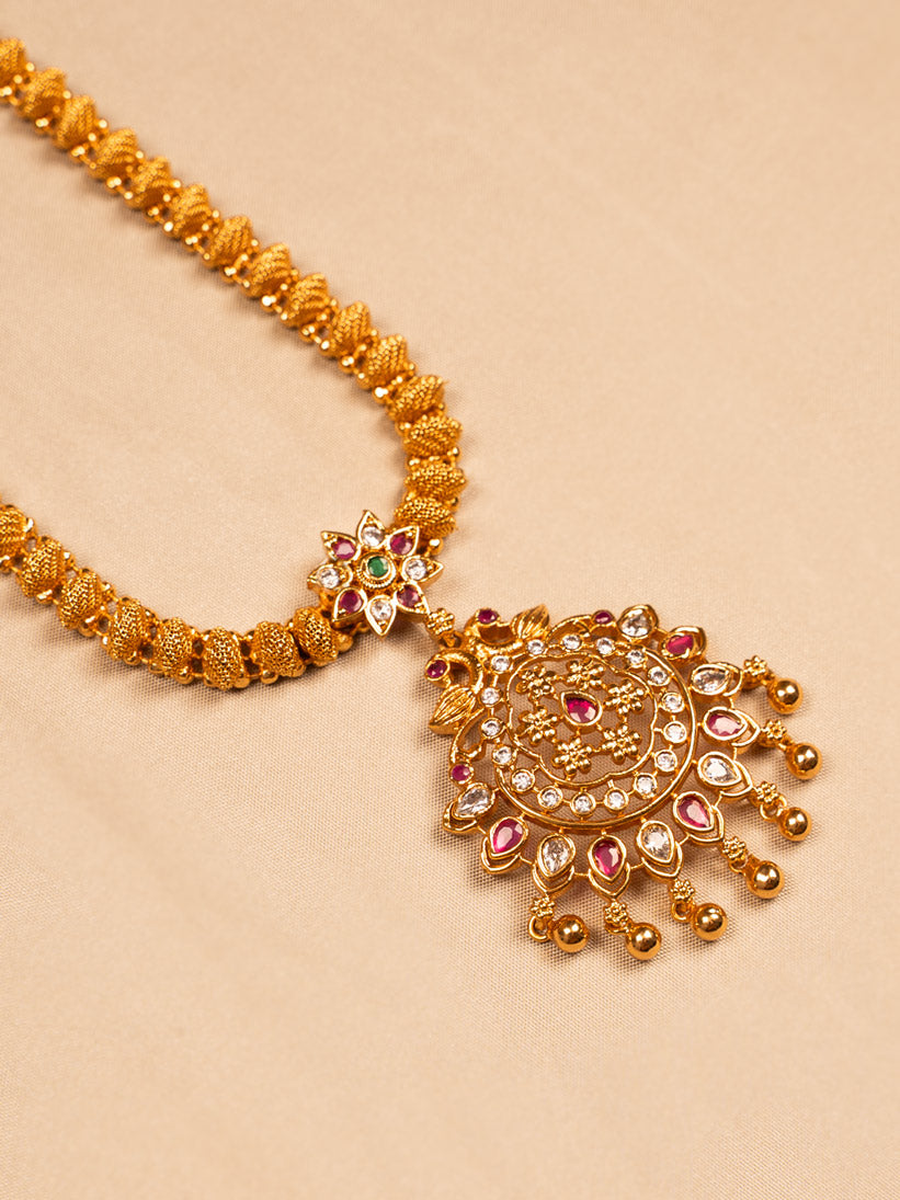 Antique Gold Temple-Style Necklace with Kundan Pendant and Beaded Chain