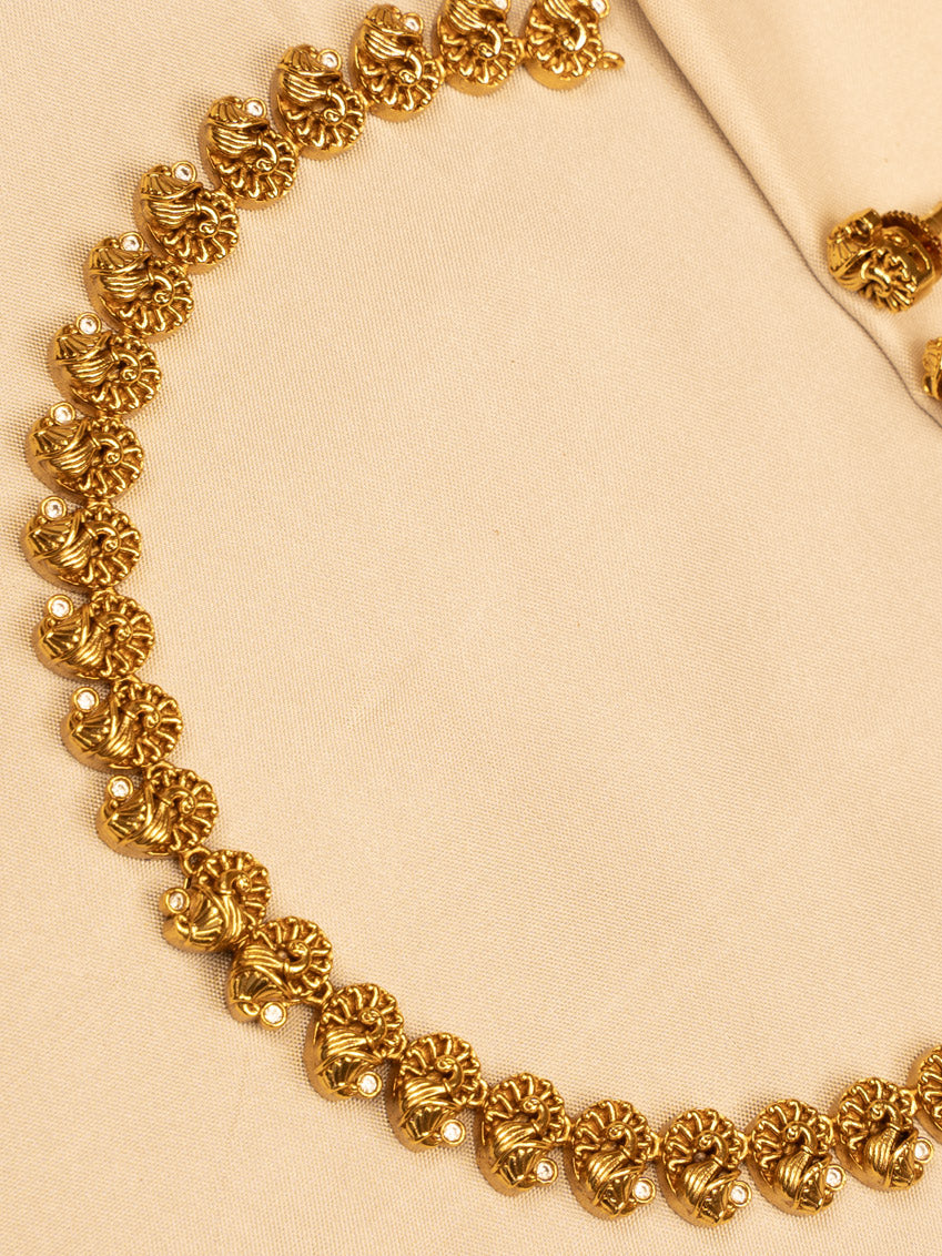 Gold and White Stone Necklace – Elegant & Timeless KC602