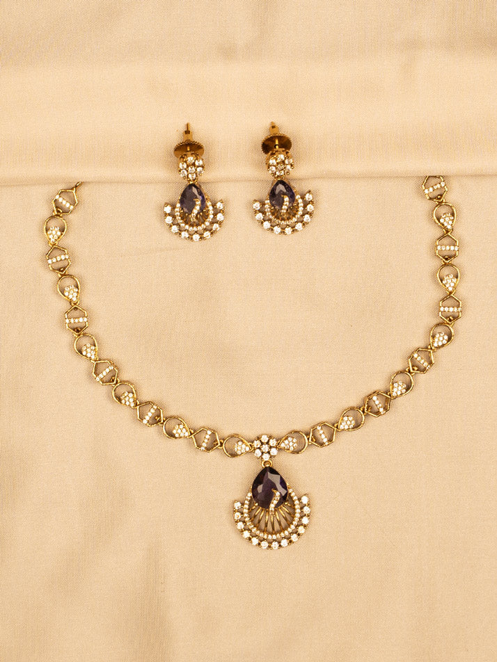 Elegant Purple Pendant Necklace – Stylish & Timeless KC596