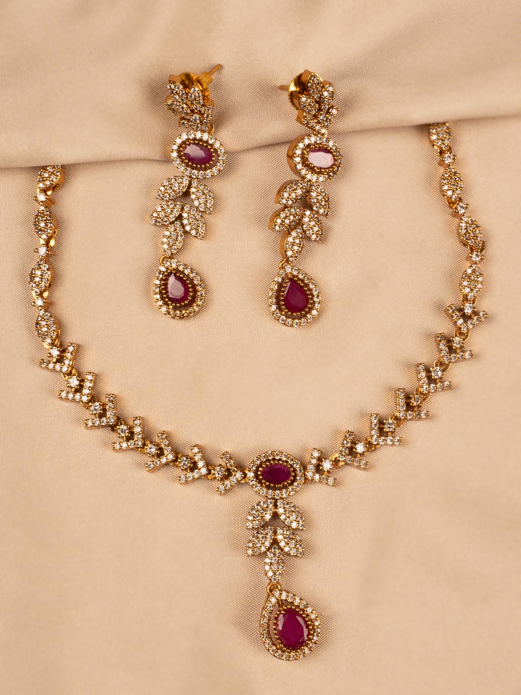 Elegant Red and White Stone Necklace KC315